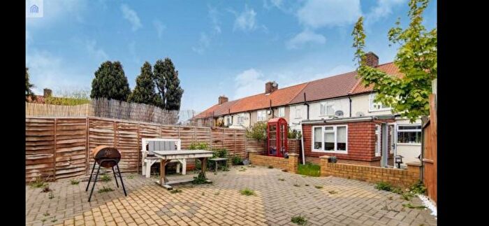 3 Bedroom Terraced House To Rent In Bentry Road, Dagenham, RM8