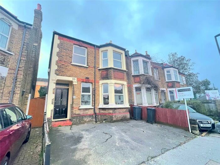 4 Bedroom Semi-Detached House To Rent In Brighton Road, South Croydon, Surrey, CR2