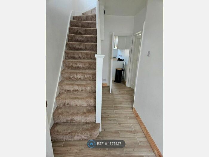 3 Bedroom Semi-Detached House To Rent In Lilian Road, London, SW16