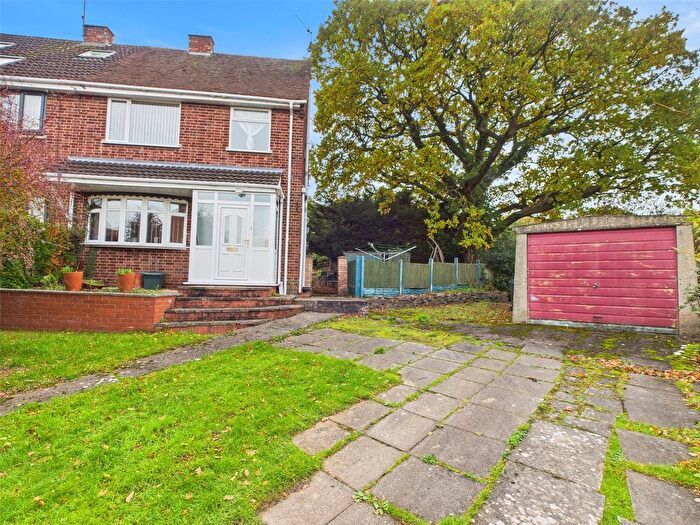 3 Bedroom Semi Detached House For Sale In Humber Road, Worcester, Worcestershire, WR5