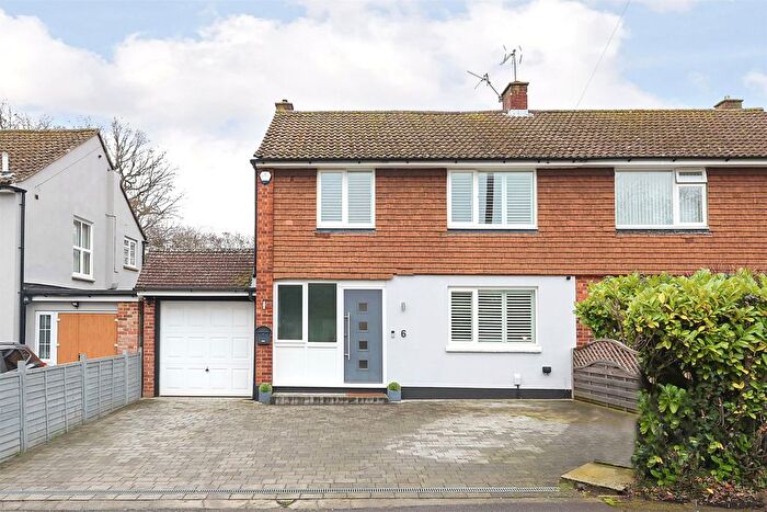 4 Bedroom Semi Detached House For Sale In Longmeadow, Little Bookham, Leatherhead, Surrey, KT23