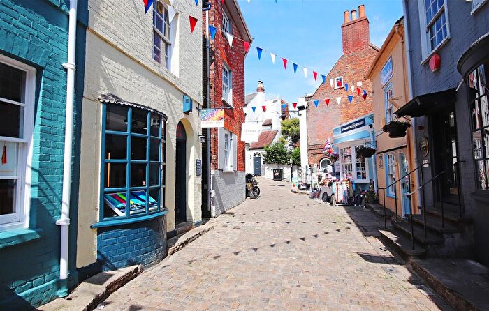 1 Bedroom Flat To Rent In Quay Street, Lymington, SO41