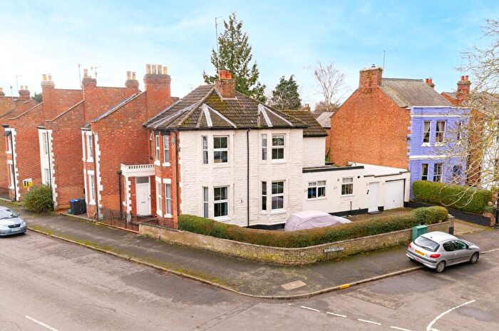 3 Bedroom Terraced House For Sale In Leam Terrace, Leamington Spa, Warwickshire, CV31