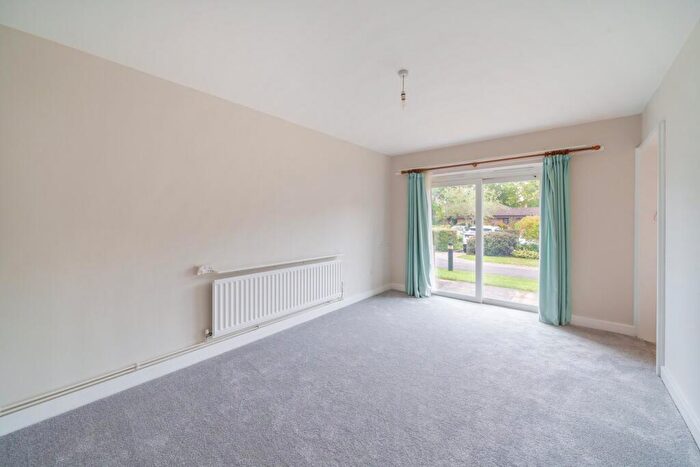 1 Bedroom Retirement Property For Sale In Knights Lane, Tiddington, Stratford-upon-Avon, CV37