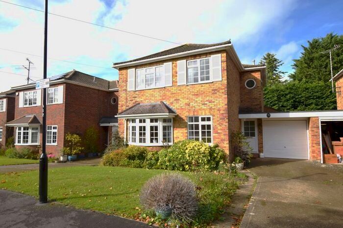 4 Bedroom Property To Rent In Elmdale Gardens, Princes Risborough, HP27