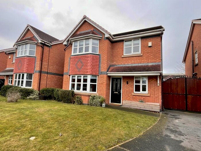 Houses for sale & to rent in FY4 3QW, Weeton Avenue, Highfield Blackpool