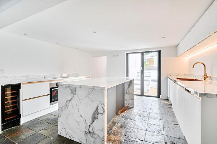 4 Bedroom Town House To Rent In St. James's Road, Southsea, PO5
