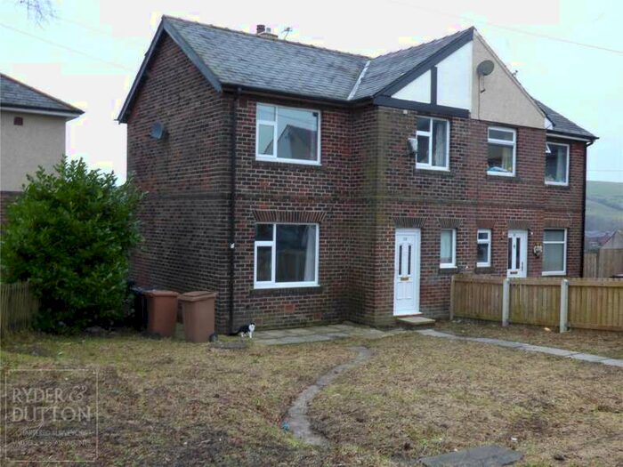 3 Bedroom Semi-Detached House To Rent In Thorn Bank, Bacup, OL13