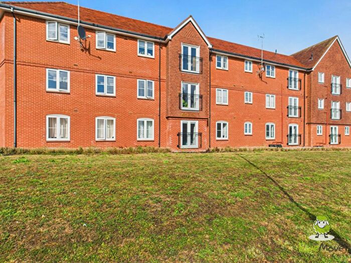 1 Bedroom Flat For Sale In Coliseum Court, Appian Way Chineham, Chineham, Basingstoke, Hampshire, RG24