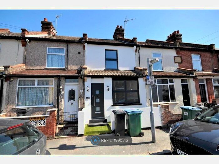 2 Bedroom Terraced House To Rent In Salisbury Road, Watford, WD24