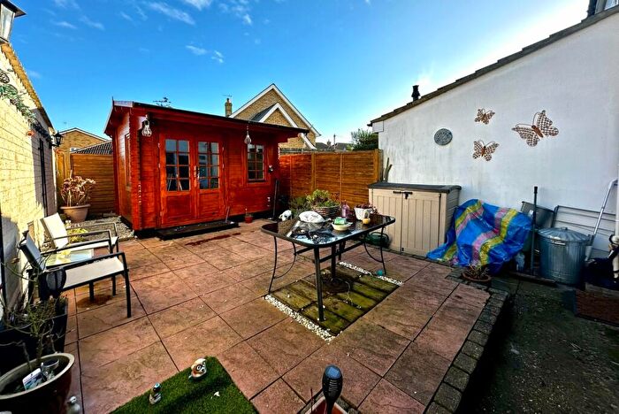 3 Bedroom End Of Terrace House For Sale In Melbourne Close, Stotfold, Hitchin, SG5