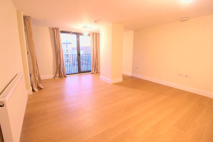 1 Bedroom Flat To Rent In Charter House, High Road, IG1