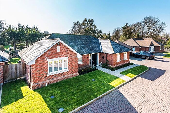 3 Bedroom Detached Bungalow For Sale In Talman Place, Fetcham, KT22