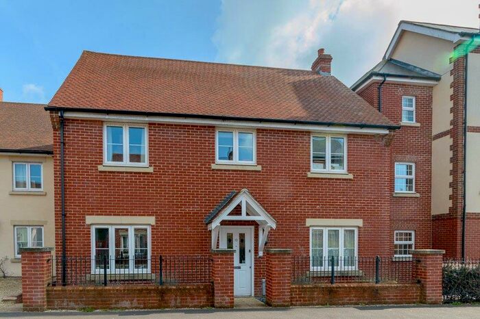 4 Bedroom House To Rent In Nevill Close, Amesbury, Salisbury, SP4