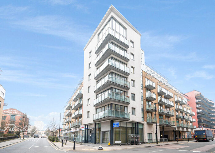 3 Bedroom Apartment For Sale In Yeo Street, London, E3