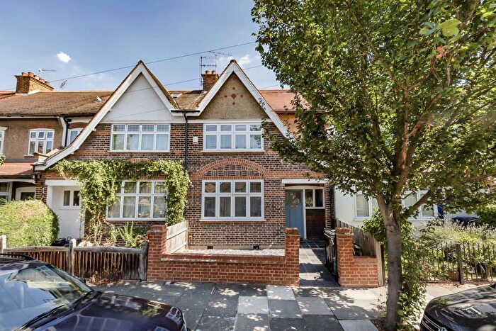 3 Bedroom Property To Rent In Greenend Road, Chiswick, W4