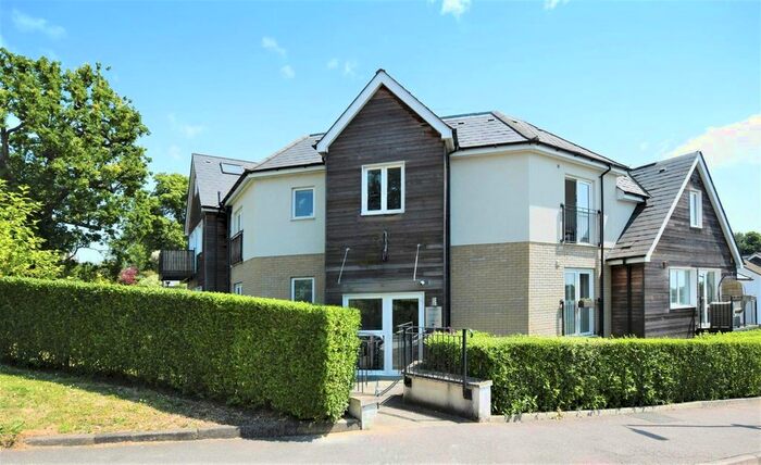 2 Bedroom Flat To Rent In Bells Hill, Barnet, EN5
