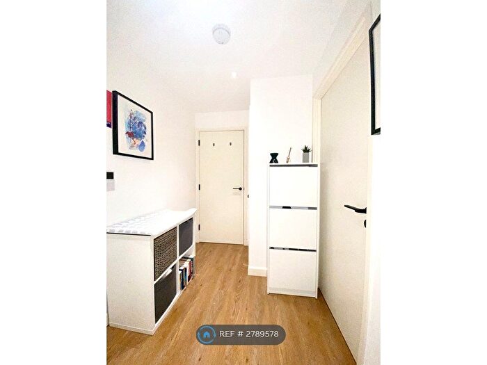 1 Bedroom Flat To Rent In Paxton House, London, SE25