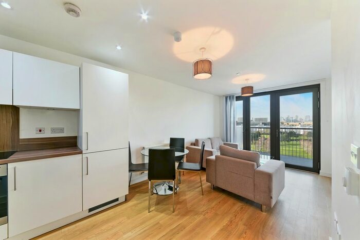 1 Bedroom Flat To Rent In Waterside Heights, Waterside Park, Royal Docks, E16