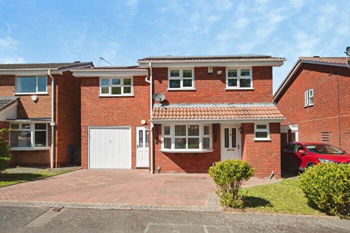 5 Bedroom Detached House For Sale In Stableford Close, Birmingham, B32