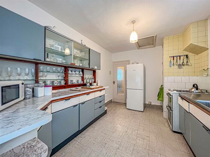 3 Bedroom Detached Bungalow For Sale In Woodland Avenue, Hutton, Brentwood, CM13