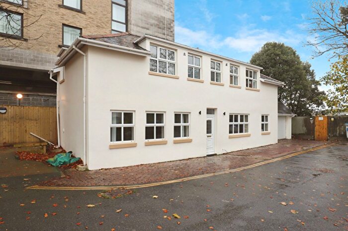 3 Bedroom Detached House For Sale In Bath Road, Bournemouth, BH1