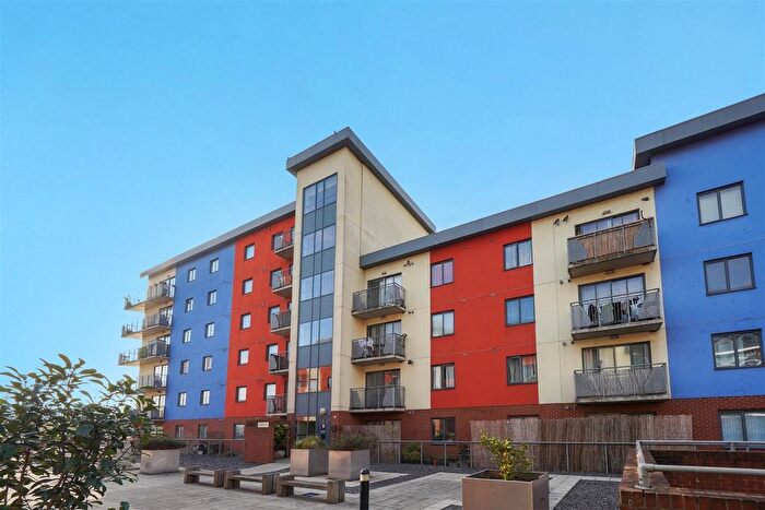 2 Bedroom Flat For Sale In Crick Court, Barking, IG11