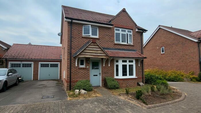 4 Bedroom Detached House To Rent In Flycatcher Keep, RG12