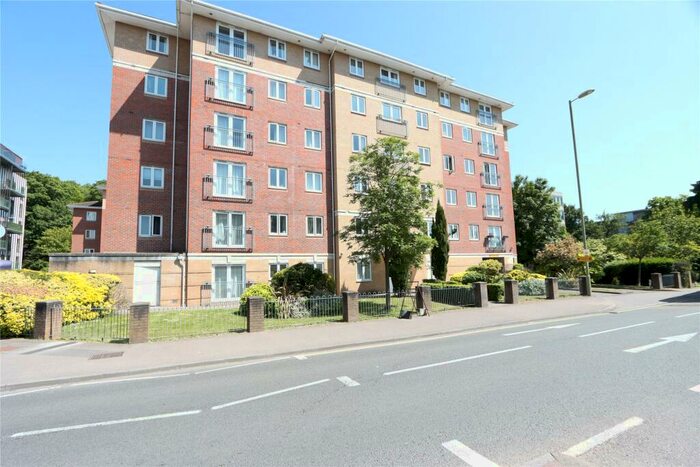 2 Bedroom Apartment To Rent In Farnborough Road, Farnborough, Hampshire, GU14