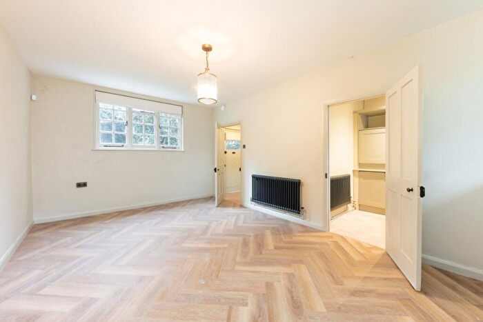 Apartment To Rent In Half Moon Lane, Herne Hill, SE24