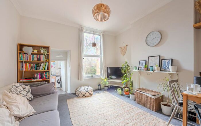 2 Bedroom Hotel To Rent In Romola Road, London, SE24