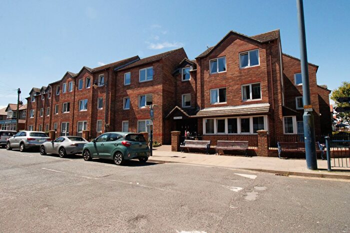 1 Bedroom Flat For Sale In West Avenue, Filey, YO14