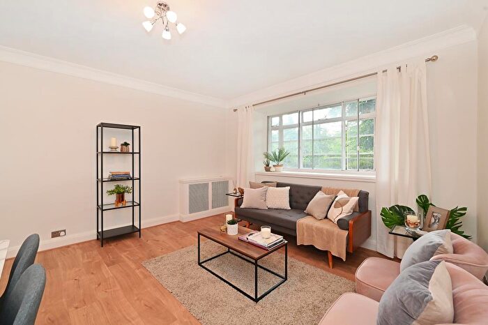 1 Bedroom Apartment To Rent In North Gate, St Johns Wood, NW8