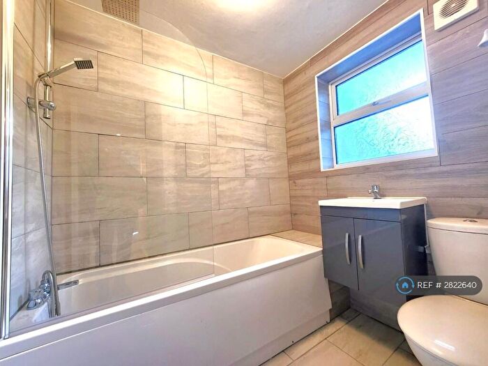 1 Bedroom Flat To Rent In The Avenue, London, E4