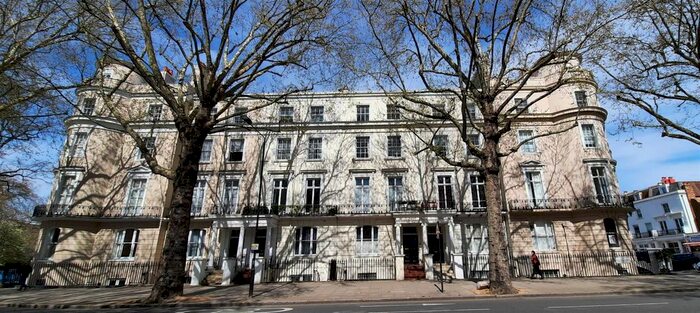 2 Bedroom Flat To Rent In Holland Park Avenue, London, W11