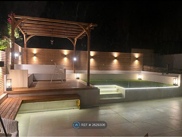 2 Bedroom Maisonette To Rent In Grosvenor Road, London, N3