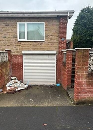 4 Bedroom Bungalow To Rent In Oakes Street, Sheffield, S9