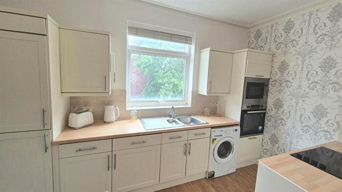 Studio To Rent In Waverley Road, Southsea, PO5