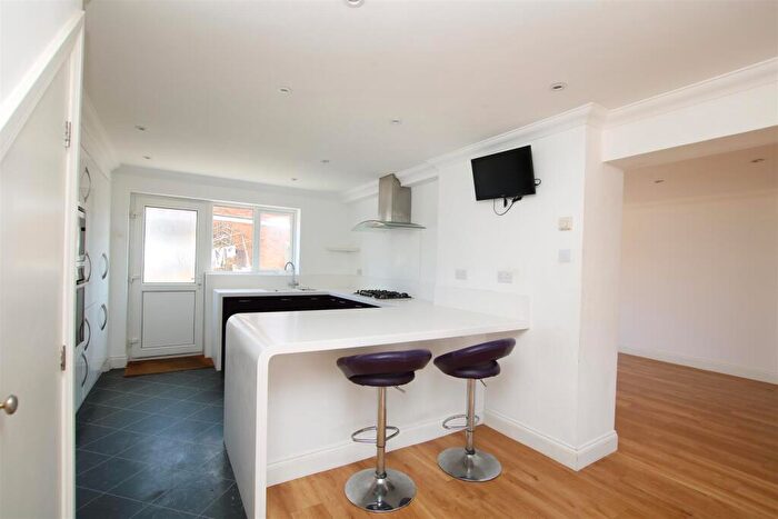 4 Bedroom Terraced House To Rent In Barnsnap Close, Horsham, RH12