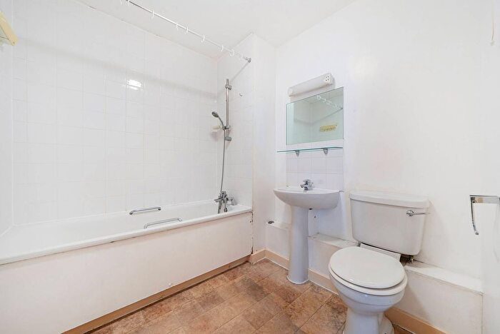 1 Bedroom Flat To Rent In Deals Gateway, Deptford, London, SE13