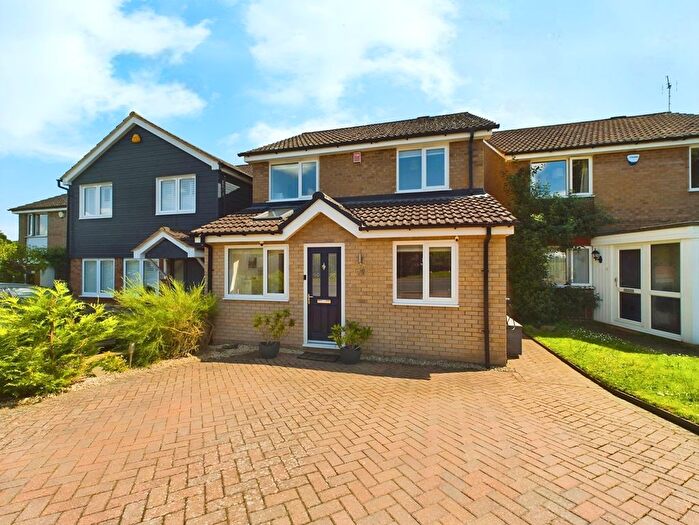 3 Bedroom Detached House For Sale In Matthew Gate, Hitchin, SG4