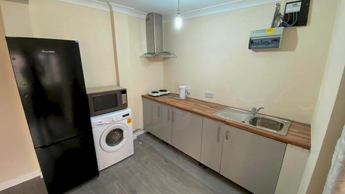 1 Bedroom Studio To Rent In Francis Road, Hounslow, TW4