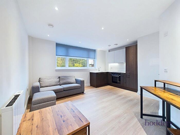 1 Bedroom Apartment To Rent In Chertsey, Surrey, KT16