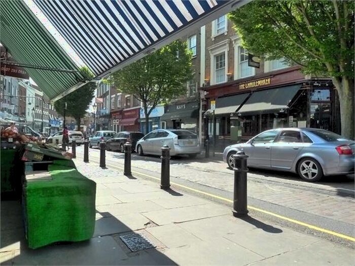 2 Bedroom Flat To Rent In Battersea High Street, Battersea, SW11