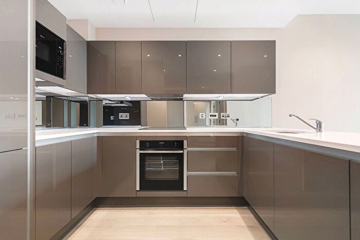 2 Bedroom Flat To Rent In Gwynne Road, Battersea, London, SW11