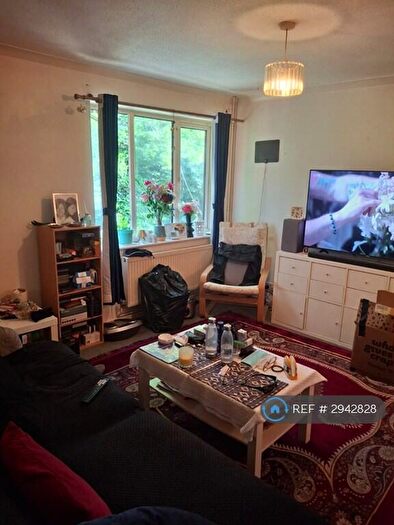 1 Bedroom Maisonette To Rent In Millstream Close, Hitchin, SG4