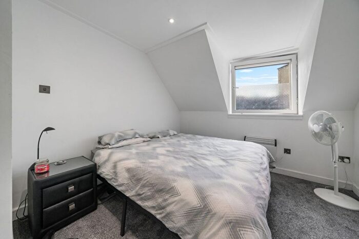 2 Bedroom Flat To Rent In City Road, City Approach, EC1V
