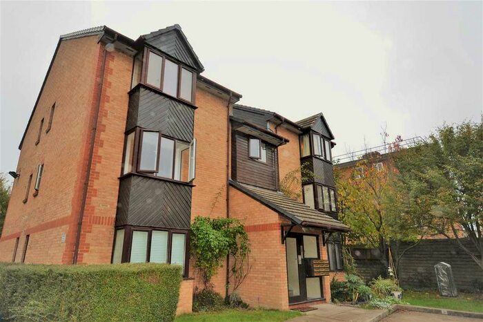 Studio To Rent In Beaulieu Place, London, W4