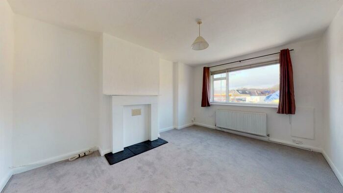 2 Bedroom Flat To Rent In The Parade Burgh Heath Surrey, KT20