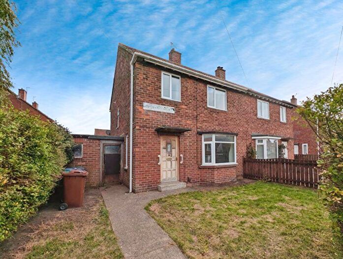 3 Bedroom Semi-Detached House For Sale In Loweswater Road, Slatyford, Newcastle Upon Tyne, NE5